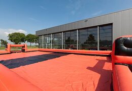 Orange avec piste de savon de football noir à vendre