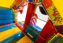 Intérieur du combo toboggan en thème de bande dessinée