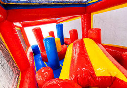 Trou de ramper et piliers dans le module pour extension de parcours d'obstacles thème montagnes russes