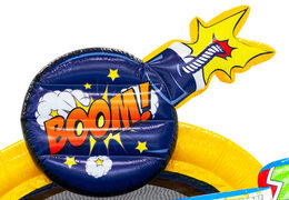 Figurine 3D sur le château gonflable Dubbelslide, thème de la bande dessinée avec bombe