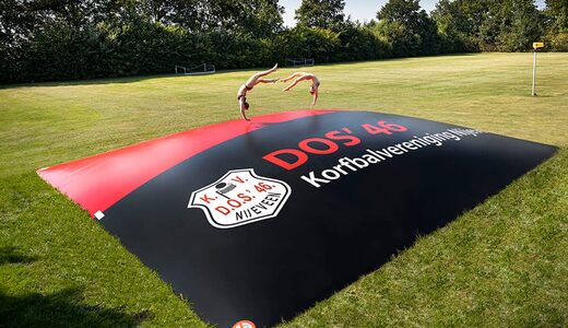 Achetez de l'airmountain gonflable sur mesure en thème association. Commandez des airmountains gonflables maintenant en ligne chez JB Gonflables France