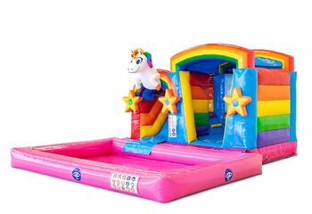 Commandez un château gonflable multijoueur sur le thème de la licorne avec ou sans baignoire pour enfants chez JB Gonflables France. Achetez des châteaux gonflables en ligne chez JB Gonflables France