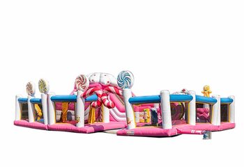 Achetez un aire de jeux gonflable sur le thème des bonbons pour les enfants. Commandez des structure gonflable en ligne chez JB Gonflables France