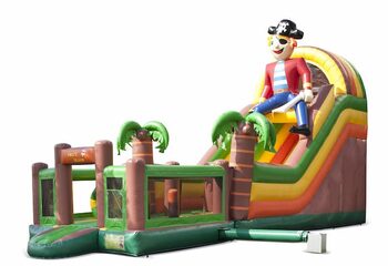 Bestel opblaasbare multifunctionele glijbaan in thema piraat met een plonsbad, indrukwekkend 3D object, frisse kleuren en de 3D obstakels voor kinderen. Koop opblaasbare glijbanen nu online bij JB Inflatables Nederland