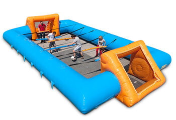 Commandez un baby-foot gonflable bleu orange avec un système d'embarquement coulissant unique pour les enfants. Achetez un baby-foot gonflable maintenant en ligne chez JB Inflatables Pays-Bas
