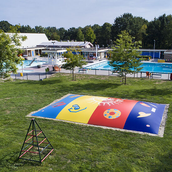 Commandez des gonflables airmountain sur le thème de l'été pour enfants sur mesure chez JB Gonflables France. Demandez maintenant un design gratuit pour les airmountains gonflables dans votre propre identité d'entreprise