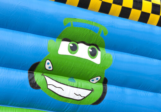 Achetez des château gonflable standard avec un objet 3D d'une voiture sur le dessus pour les enfants. Commandez des châteaux gonflables en ligne chez JB Gonflables France