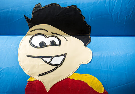 Achetez des château gonflable standard aux couleurs vives avec un grand objet 3D d'un ballon de football sur le dessus pour les enfants. Commandez des châteaux gonflables en ligne chez JB Gonflables France