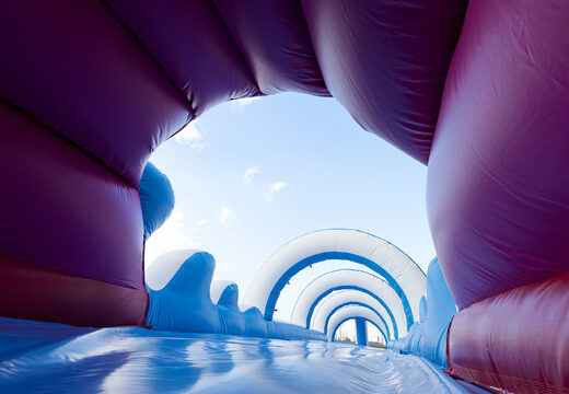 Commandez un toboggan gonflable de 18 m de long sur le thème des requins pour les enfants. Achetez des toboggans gonflables maintenant en ligne chez JB Gonflables France