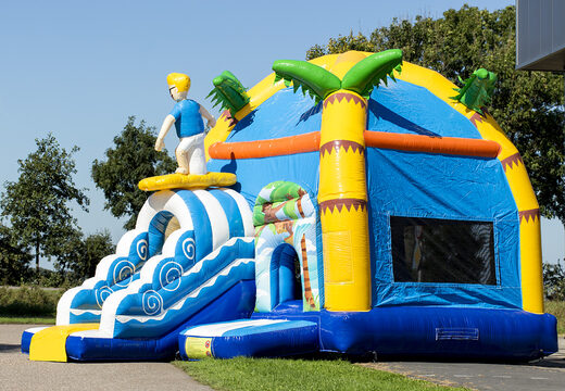 Achetez château gonflable maxifun couvert avec toboggan sur le thème de la plage pour les enfants. Commandez des châteaux gonflables en ligne chez JB Gonflables France