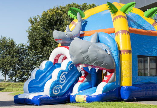 Achetez un super château gonflable maxifun aux couleurs vives et des figurines 3D amusantes sur le thème des requins chez JB Gonflables France. Commandez des châteaux gonflables maintenant en ligne chez JB Gonflables France