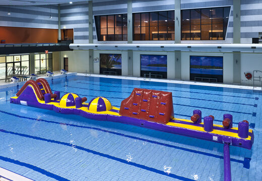 Parcours d'obstacles Adventure Mega Run XL de 17 mètres de long dans un design unique avec divers objets passionnants pour petits et grands. Achetez des parcours d'obstacles pour piscines gonflables en ligne maintenant chez JB Gonflables France