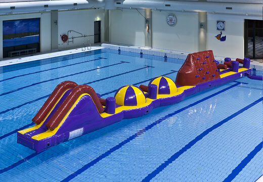 Spectaculaire parcours d'obstacles XL gonflable de 17 mètres de long avec divers objets passionnants pour les enfants. Commandez des attractions aquatiques gonflables maintenant en ligne chez JB Gonflables France