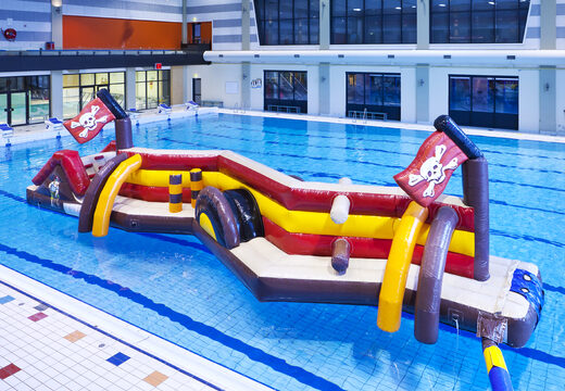 Achetez un parcours d'obstacles gonflable double Zig Zag unique sur le thème des pirates pour petits et grands. Commandez des jeux de piscine gonflables maintenant en ligne chez JB Gonflables France