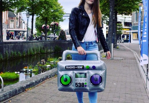Obtenez votre mini radio gonflable pvc 538 maintenant. Commandez vos articles publicitaires gonflables en ligne chez JB Gonflables France