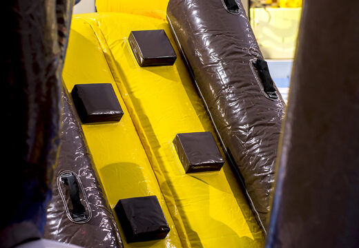 Île de jeu gonflable hermétique unique sur le thème des pirates avec une vigne, une tour d'escalade, un toboggan rond et des obstacles pour petits et grands. Achetez des jeux de piscine gonflables maintenant en ligne chez JB Gonflables France