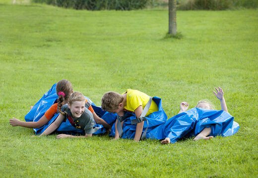 Achetez des pantalons de fête bleus pouvant accueillir 4 personnes pour les jeunes et les moins jeunes. Commandez des articles gonflables en ligne chez JB Gonflables France