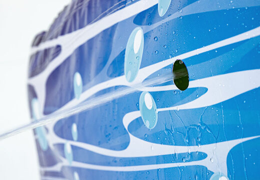 Thème sous-marin IPS Splash Wall gonflable unique - détail avec un jet d'eau au sommet pour petits et grands. Achetez des murs gonflables IPS Splash Walls maintenant en ligne chez JB Gonflables France