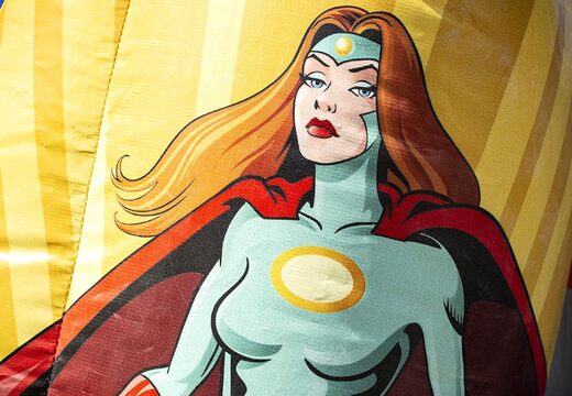 Commandez un mini château gonflable multifun avec toit sur le thème des super-héros pour les enfants. Acheter un château gonflable en ligne chez JB Gonflables France