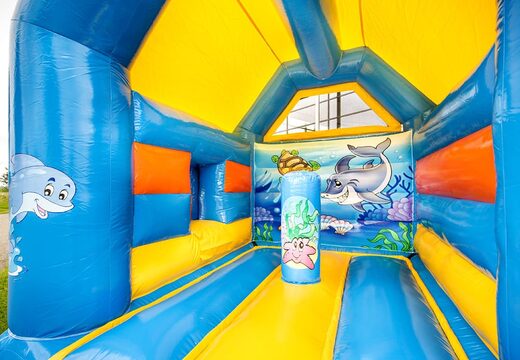 Château gonflable multifun thème monde de la mer Midi avec un toit et dans une combinaison de couleurs bleu jaune et orange à vendre chez JB Gonflables France en ligne