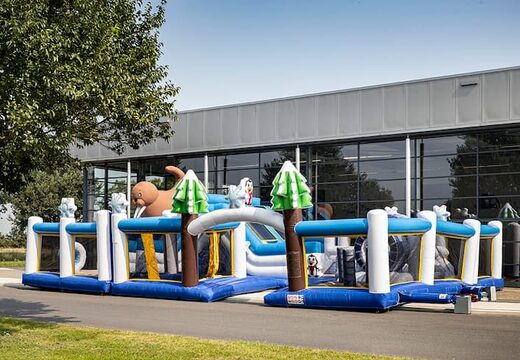 Commandez un parc gonflable coloré dans le thème Frozen pour les enfants. Achetez des structure gonflable en ligne chez JB Gonflables France