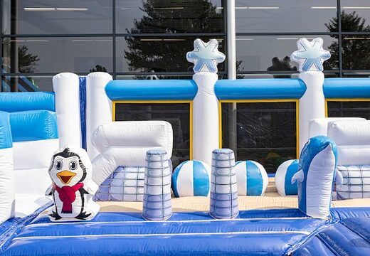 Achetez un aire de jeux gonflable Frozen avec plusieurs toboggans et toutes sortes d'obstacles amusants avec des imprimés Frozen pour les enfants. Commandez des structure gonflable en ligne chez JB Gonflables France