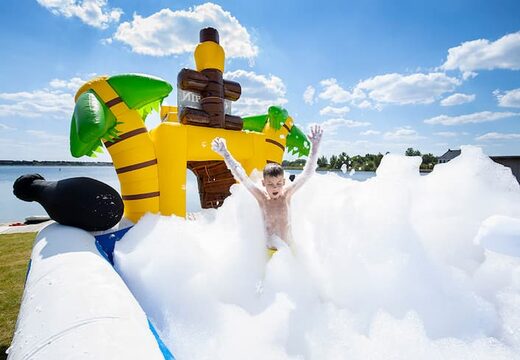 Opblaasbare schuim bubble park in thema piraat kopen voor kinderen