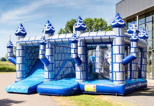 Achetez château gonflable XXL multijeux d'intérieur d'une hauteur limitée à 2,74 mètres et avec un toboggan pour les enfants. Commandez des super châteaux gonflables en ligne chez JB Gonflables France