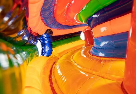 Tunnel de playzone gonflable sur le thème du cirque avec obstacles, utilisez une rampe d'escalade et un toboggan pour les enfants. Achetez des playzone gonflables en ligne chez JB Gonflables France