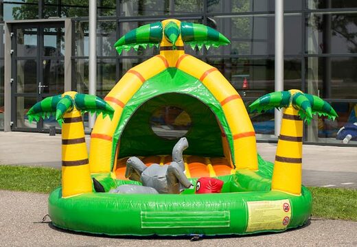 Commandez un playzone gonflable de zone de jeu sur le thème de la jungle avec des balles en plastique et achetez des objets 3D pour les enfants. Commandez des playzone gonflables en ligne chez JB Gonflables France