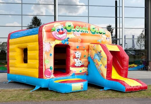 Maxi château gonflable de clown multifun avec un toboggan pour les enfants. Achetez des châteaux gonflables en ligne maintenant chez JB Gonflables France