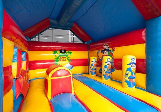Achetez un château gonflable multifun gonflable pour enfants avec un toit sur le thème des pirates avec un objet 3D saisissant sur le dessus chez JB Gonflables France. Commandez des châteaux gonflables en ligne chez JB Gonflables France