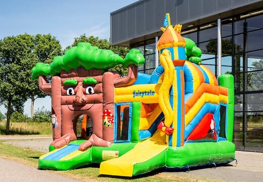 Châteaux gonflables multiplay sur le thème des contes de fées avec toboggan pour enfants. Achetez des toboggan châteaux gonflables en ligne chez JB Gonflables France