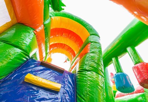 Achetez un châteaux gonflables multiplay d'intérieur avec toboggan sur le thème des gorilles de safari pour les enfants. Commandez des toboggan châteaux gonflables en ligne chez JB Gonflables France