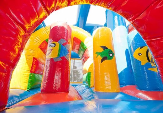 Commandez un châteaux gonflables multiplay de requin moyen avec toboggan pour enfants. Achetez des toboggan châteaux gonflables en ligne chez JB Gonflables France