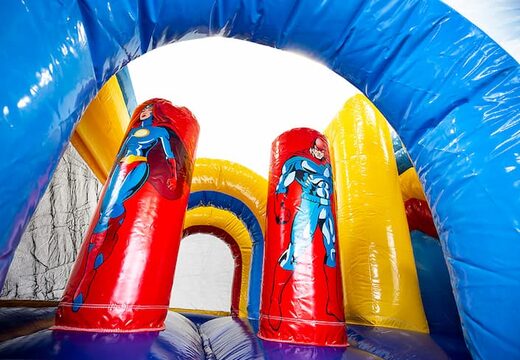 Achetez un châteaux gonflables multiplay sur le thème des super-héros avec un toboggan pour les enfants. Commandez des toboggan châteaux gonflables en ligne chez JB Gonflables France