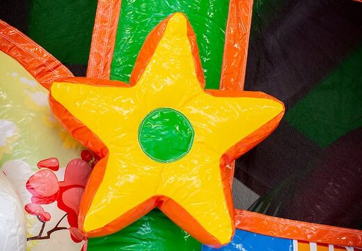 Châteaux gonflables multiplay de taille moyenne sur le thème de la licorne pour les enfants. Commandez des toboggan châteaux gonflables en ligne chez JB Gonflables France