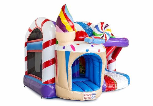 Châteaux gonflables multiplay sur le thème de Candyland avec des objets 3D à l'intérieur et un toboggan pour les enfants. Achetez des toboggan châteaux gonflables en ligne chez JB Gonflables France