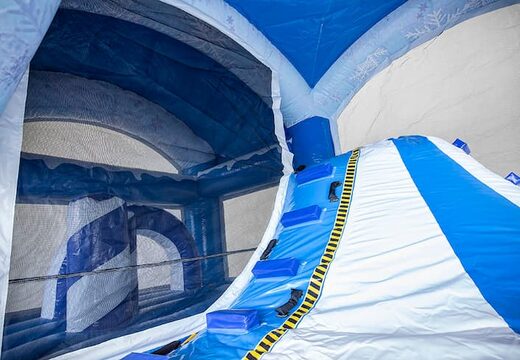 Achetez un châteaux gonflables multiplay d'intérieur avec toboggan sur le thème du château gelé pour les enfants. Commandez des toboggan châteaux gonflables en ligne chez JB Gonflables France