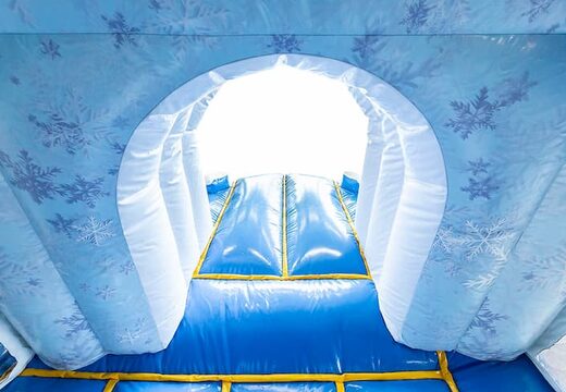 Châteaux gonflables multiplay sur le thème de la glace avec toboggan et avec des objets 3D à l'intérieur pour les enfants. Achetez des toboggan châteaux gonflables en ligne chez JB Gonflables France
