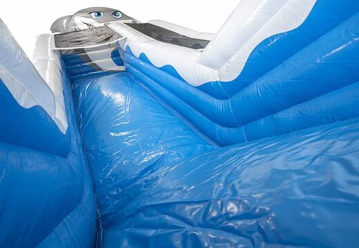 Achetez Shark Slide Super avec des couleurs gaies, des objets 3D et une belle impression sur les parois latérales. Commandez des toboggans gonflables maintenant en ligne chez JB Gonflables France