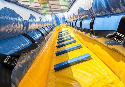 Obtenez votre toboggan crocodile gonflable avec les couleurs gaies et l'impression amusante sur le mur arrière pour les enfants. Commandez des toboggans gonflables maintenant en ligne chez JB Gonflables France