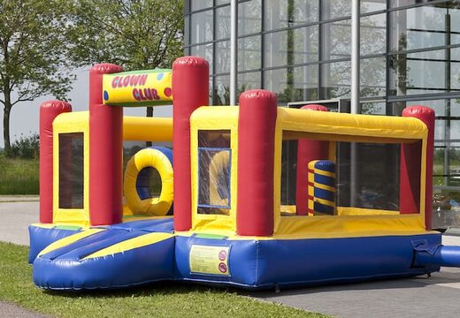 Toboggan gonflable multifonctionnel sur le thème du clown avec une pataugeoire, un objet 3D impressionnant, des couleurs fraîches et des obstacles 3D pour les enfants. Commandez des toboggans gonflables maintenant en ligne chez JB Gonflables France