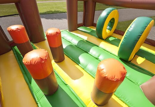 Toboggan gonflable sur le thème des gorilles avec une pataugeoire, un objet 3D impressionnant, des couleurs fraîches et des obstacles 3D pour les enfants. Commandez des toboggans gonflables maintenant en ligne chez JB Gonflables France