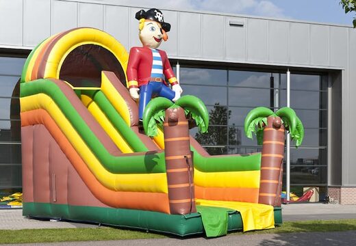 Opblaasbare multifunctionele glijbaan in piraat thema met een plonsbad, indrukwekkend 3D object, frisse kleuren en de 3D obstakels voor kids bestellen. Koop opblaasbare glijbanen nu online bij JB Inflatables Nederland