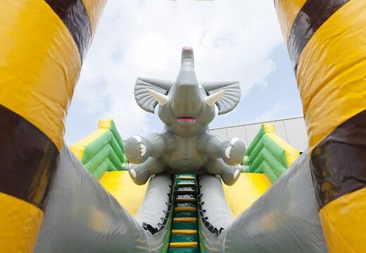 Toboggan gonflable Jungleworld avec des personnages 3D amusants et des imprimés colorés pour les enfants. Achetez des toboggans gonflables maintenant en ligne chez JB Gonflables France