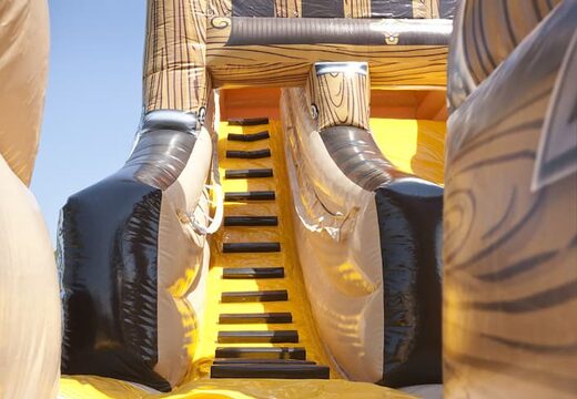 Achetez le toboggan gonflable parfait en forme de bateau pirate avec des objets 3D sympas et des impressions en couleur pour les enfants. Commandez des toboggans gonflables maintenant en ligne chez JB Gonflables France