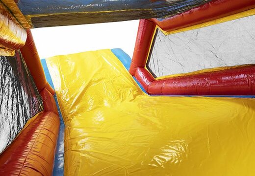 Achetez un parcours d'obstacles gonflable de 17 mètres de large, des montagnes russes thématiques avec 7 éléments de jeu et des objets colorés pour les enfants. Commandez des parcours d'obstacles gonflables maintenant en ligne chez JB Gonflables France