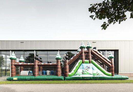 Obtenez votre parcours d'obstacles unique de 17 mètres sur le thème de l'hiver avec 7 éléments de jeu et des objets colorés maintenant pour les enfants. Commandez des parcours d'obstacles gonflables chez JB Gonflables France