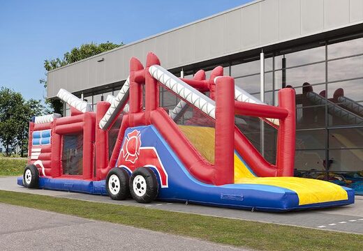 Commandez un parcours d'obstacles unique de 17 mètres de large sur le thème des pompiers avec 7 éléments de jeu et des objets colorés pour les enfants. Achetez des parcours d'obstacles gonflables en ligne maintenant chez JB Gonflables France